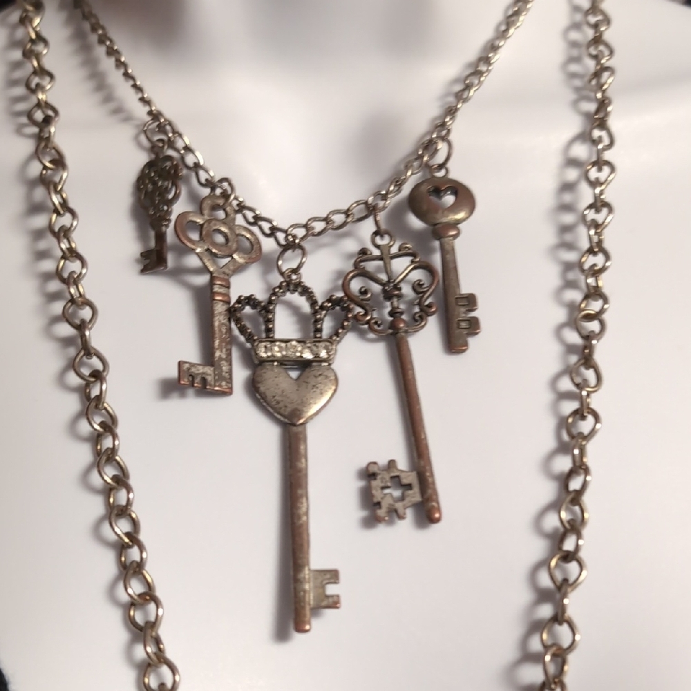 Vintage Key Charm Necklace - Picture 1 of 5